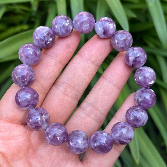 Jewelry - 12mm stretchable high quality‎ purple mica bracelet